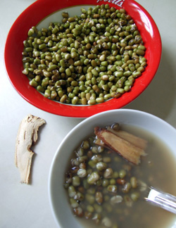 Mung bean and liquorice root drink